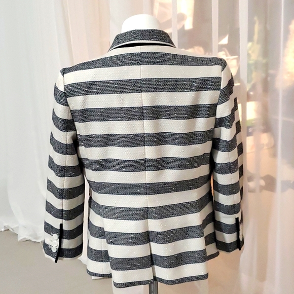New! The Limited Striped Blazer - Picture 2 of 5